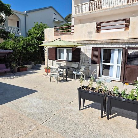Apartments Marzic Pag Town Exterior photo
