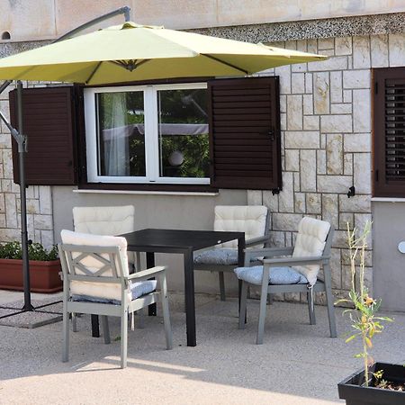 Apartments Marzic Pag Town Exterior photo