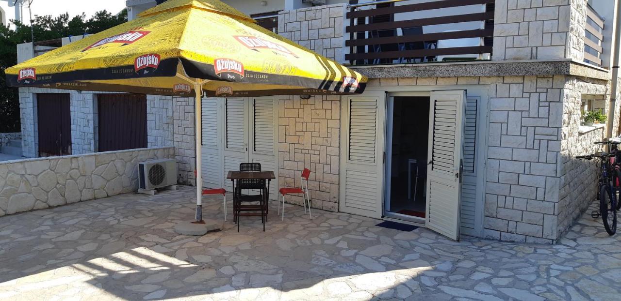Apartments Marzic Pag Town Exterior photo